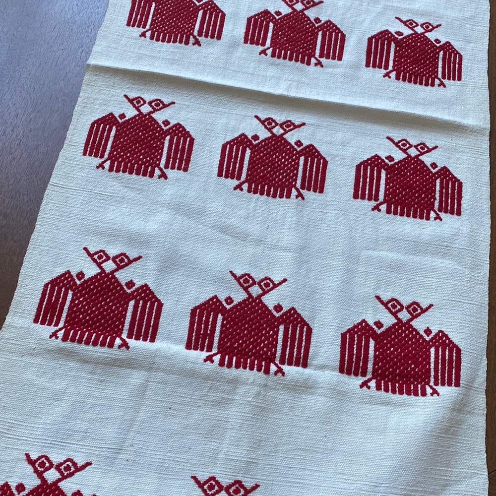 Table runner - Picture 2 of 5